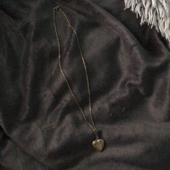 Gold locket - Picture 1 of 3